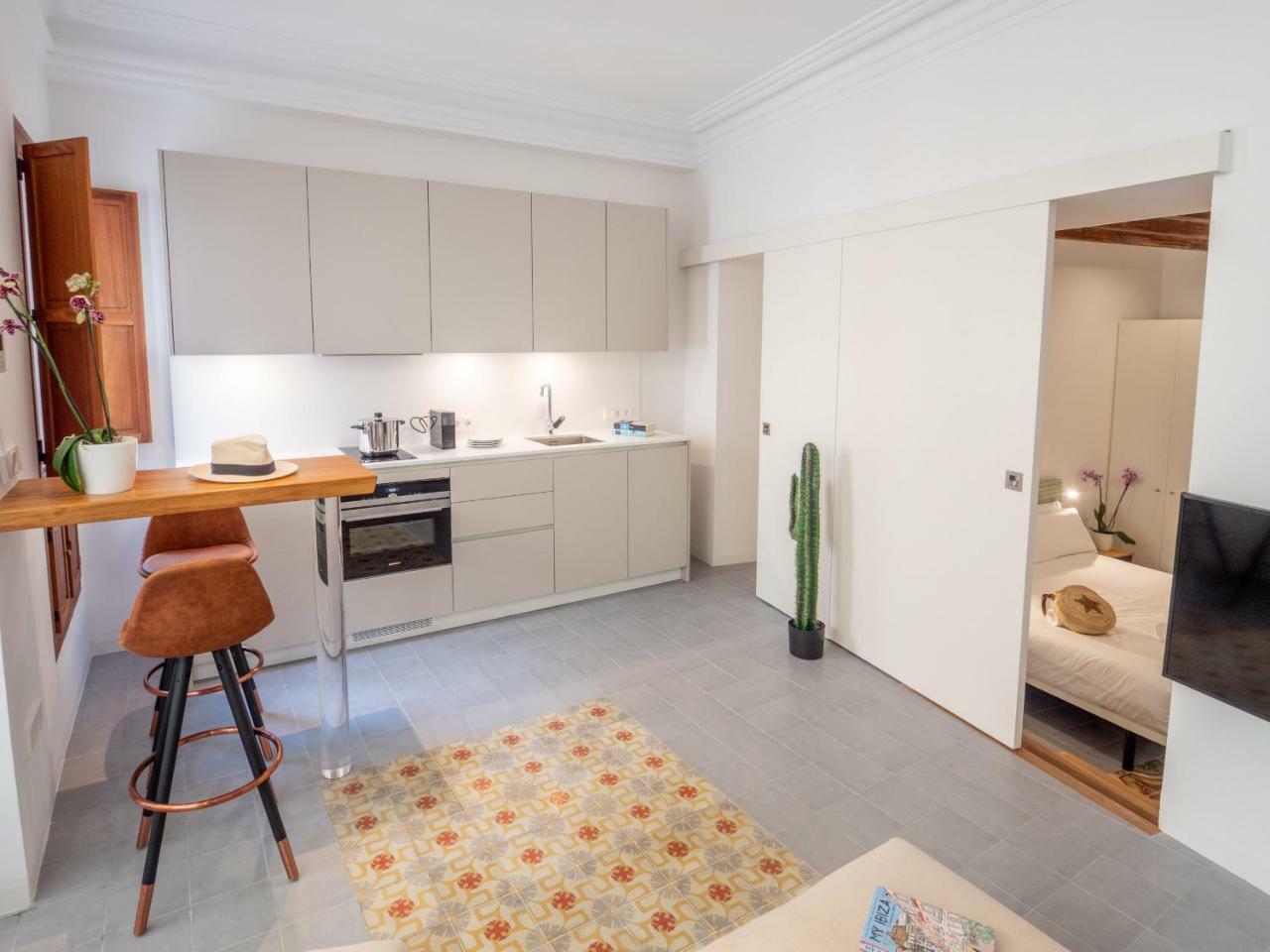 Es Palauet Brandnew One Suite Apartment In Ibiza Center Exterior photo